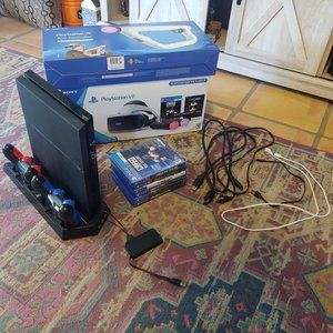 Excellent Condition Ps4 + VR Full system